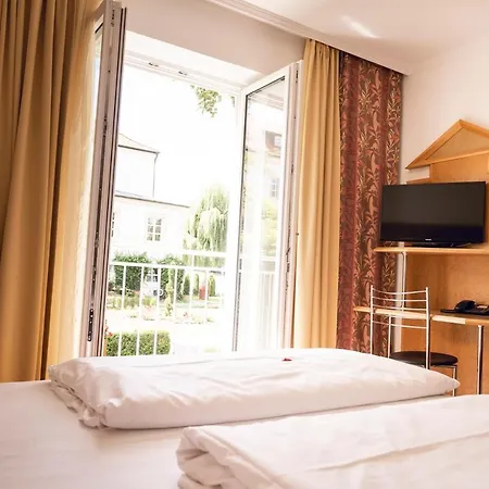 Hotel Neufahrn 3*
