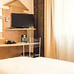 Отель Neufahrn Нойфарн
