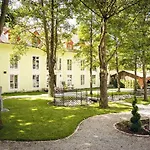 Neufahrn Отель 3*