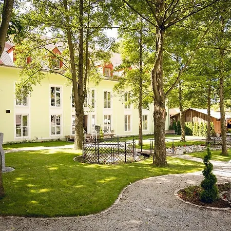 Hotel Neufahrn 3*