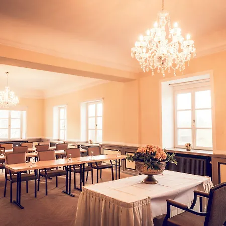 Otel Neufahrn 3*