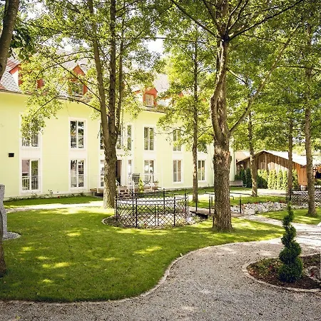 Neufahrn Otel 3*