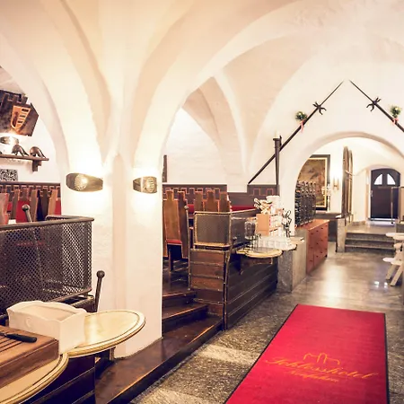 Neufahrn Otel