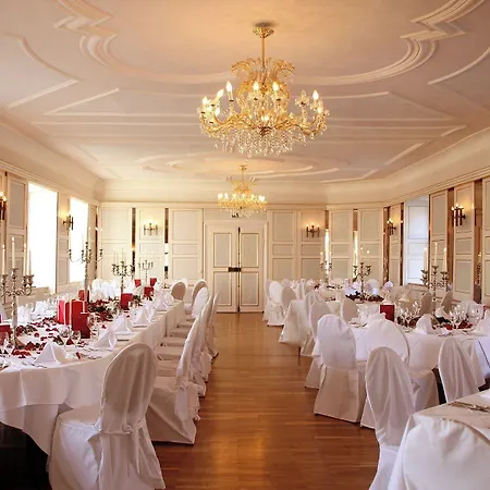 Otel Neufahrn 3*